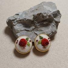 Ręcznie haftowane klipsy  DLA LUKRECJI