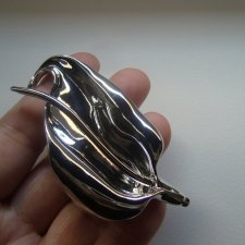 BROSZKA LILIA STAL NIERDZEWNA