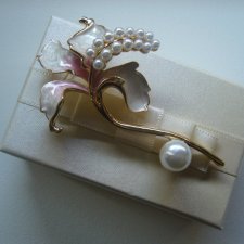 PIĘKNA EMALIOWANA  BROSZKA KWIAT PEREŁKI