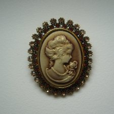 ELEGANCKA BROSZKA KAMEA