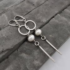 Nowoczesne kolczyki z perłami