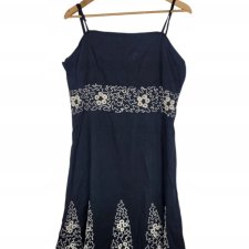 REPEAT sukienka midi czarna z haftem 42 XL