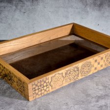 Taca / prezenter z drewna i szkła – kolekcja Laser ornament