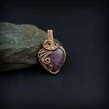 Zoisyt z rubinem wisiorek wire wrapping