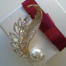 ELEGANCKA BROSZKA Z PERŁĄ