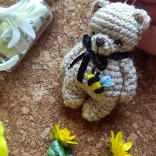 Breloczek Miś Pszczółka