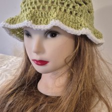 Ręcznie robiony kapelusz typu Bucket Hat
