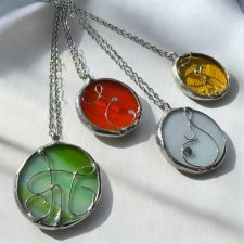 Personalizowany wisiorek se szkła - inicjał na zamowienie Naszyjnik