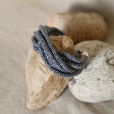 Bransoletka zwijana popielato-srebrna