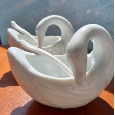 Dwie miseczki z łyżeczkami - łabędzie