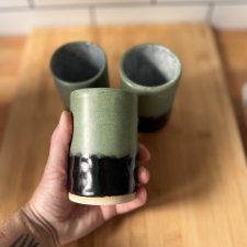 Ręcznie wykonany kubek ceramiczny