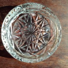 vintage Kryształowa Popielniczka – Klasyka z Precyzyjnym Szlifem Starburst