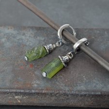 Kolczyki z zielonym szkłem antycznym