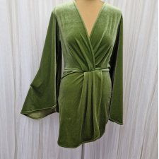 PrettyLittleThing sukienka welurowa zielona szerokie rękawy 38 wesele chrzest