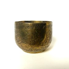 Zabytkowa Mosiężna Czarka kubek mosiądz ręczny grawer orientalny wzór Vintage