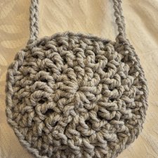 Ręcznie robiona torebka na szyję – Circular Grey – Bawełna z recyklingu