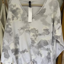 Nowa MADE IN ITALY NEW STYLE  oryginalna ciekawa bluza