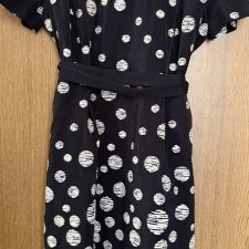 FIRMOWA Elegancka wizytowa  Black and White sukienka z krótkimi rękawami