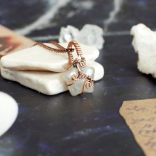 Wisiorek kamień księżycowy z turmalinem gwiazdka miedź antyczna