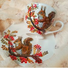 Ręcznie malowany komplet z wiewiórkami filiżanka z talerzykiem