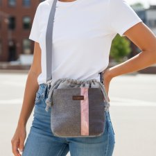 Szara patchworkowa listonoszka z kominem