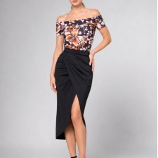 Bluzka z odsłoniętymi ramionami