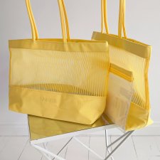 Plażowa torba Clinique z kosmetyczką