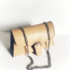 Flora Color Nude na łańcuszku