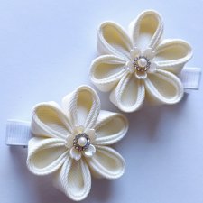 Komplet kremowych spinek