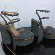 Free People sandały z zakrytymi palcami na dużym słupku / 37