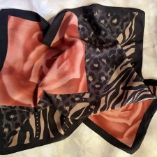 SILK Gawroszka chustka jedwabna 48 x 48  wysoka jakość jedwabiu