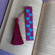 Zakładka do książki w serduszka