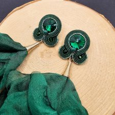 Ciemnozielone kolczyki sutasz z szyfonem