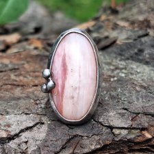 Opal różowy - pierścionek regulowany