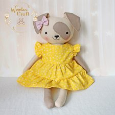 Piesek przytulanka Daisy w żółtej sukieneczce z falbankami