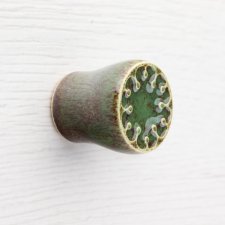 Ceramiczna mała gałka do mebli zielono-brązowa, wz.9