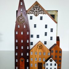 Podpórka do książek - Drewniane kamieniczki.