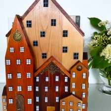 "Miasto Książek" podpórka z  drewna, dla Twoich ulubionych książek.