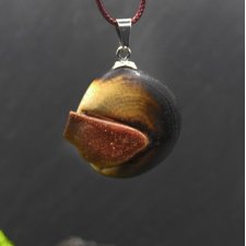 PIASEK PUSTYNI - Wisiorek z drzewa dębu, amulet zamknięty w kawałku drewna, Wood Pendant, Wooden Jewelry, biżuteria z drewna