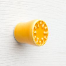 Ceramiczna gałka do mebli żółta, wz.9