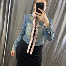 haftowany jeans