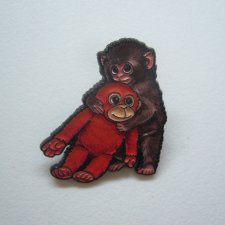 METALOWA EMALIOWANA PRZYPINKA PIN MAŁPKI
