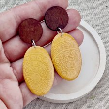 Etniczne Kolczyki Geometryczne – Żółte Mandale z Drewnem, Handmade