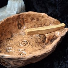 Ceramiczna misa rytualna na Palo Santo - Podstawka pod kadzidła z runą Berkano