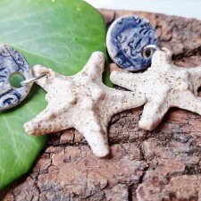 Ceramiczne kolczyki z rozgwiazdami – powiew hiszpańskiej plaży