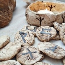 Ceramiczna misa rytualna / kadzielnica z runą ochrony Algiz