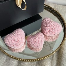 Zestaw prezentowy serduszka "Three Hearts" świece ekologiczne sojowe różowe- pudełko prezentowe