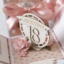 Pudełeczko prezent na 18 urodziny kartka 3d