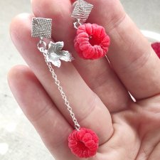 Asymetryczne kolczyki z malinami — mismatched | Listuszek i łańcuszek | Ręcznie robione | Hipoalergiczne | Biżuteria handmade Polska