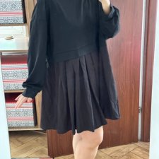 Czarna sukienka oversize Choover rozkloszowana minimalistyczna long sleeve casual Choover Rozmiar 6XL / 52 / 24
